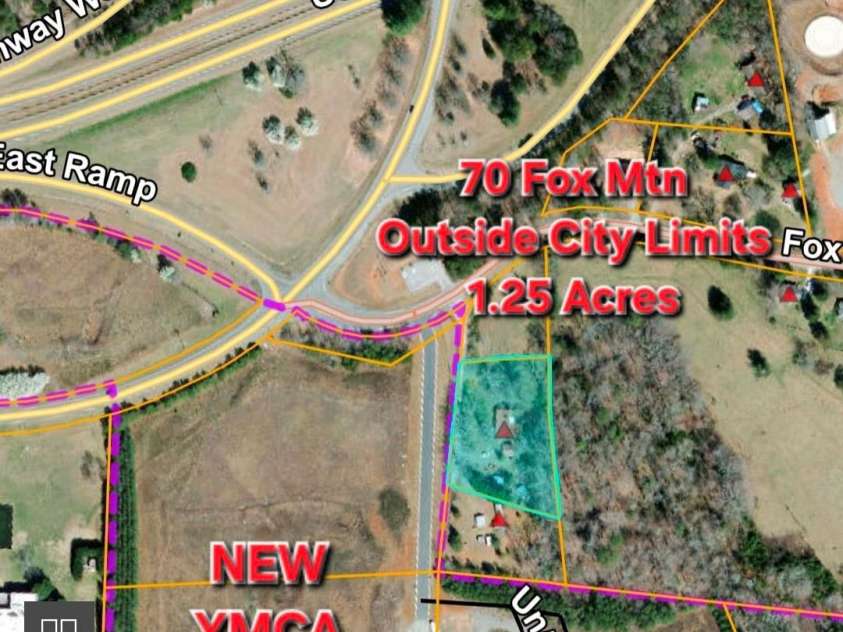 70 Fox Mountain Road, Columbus, NC 28722.  MLS# CAR4421063, YatesRealty ID 48681. 