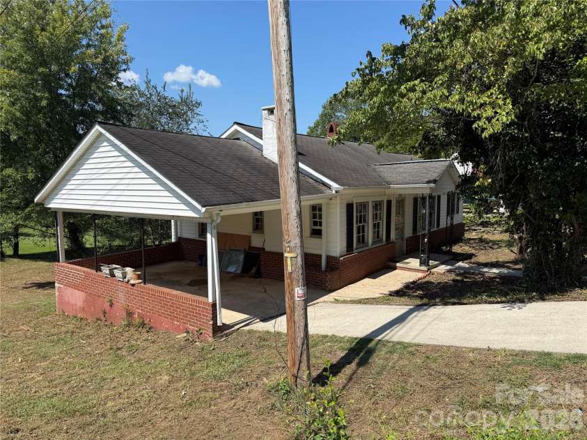 1650 Berkley Street, Lenoir, NC 28645.  MLS# CAR4420897, YatesRealty ID 48683. 