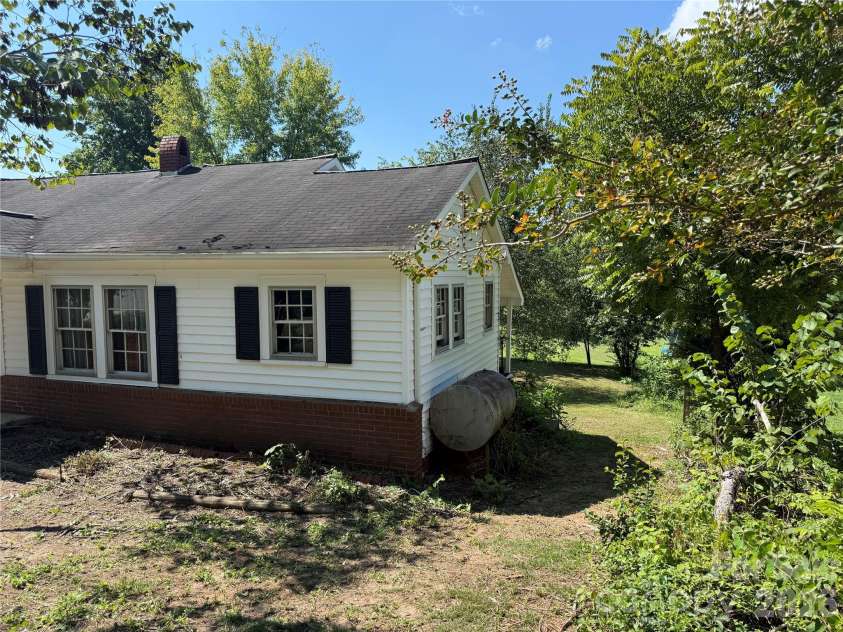1650 Berkley Street, Lenoir, NC 28645.  MLS# CAR4420897, YatesRealty ID 48683. 
