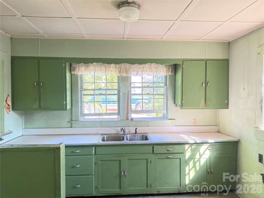 1650 Berkley Street, Lenoir, NC 28645.  MLS# CAR4420897, YatesRealty ID 48683. Kitchen