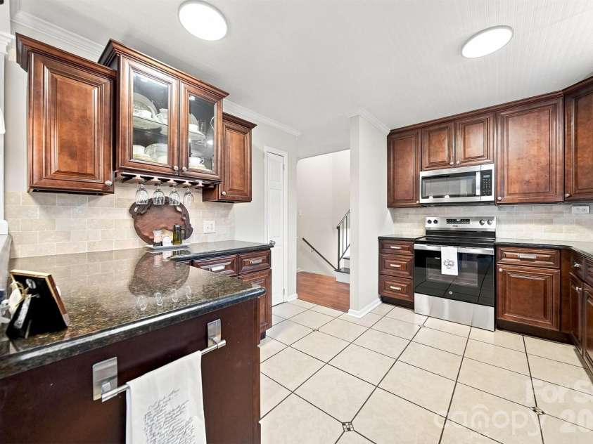2219 36th Avenue, Hickory, NC 28601.  MLS# CAR4421520, YatesRealty ID 48687. 