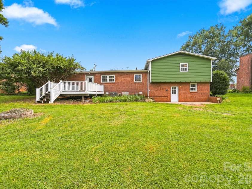 2219 36th Avenue, Hickory, NC 28601.  MLS# CAR4421520, YatesRealty ID 48687. 