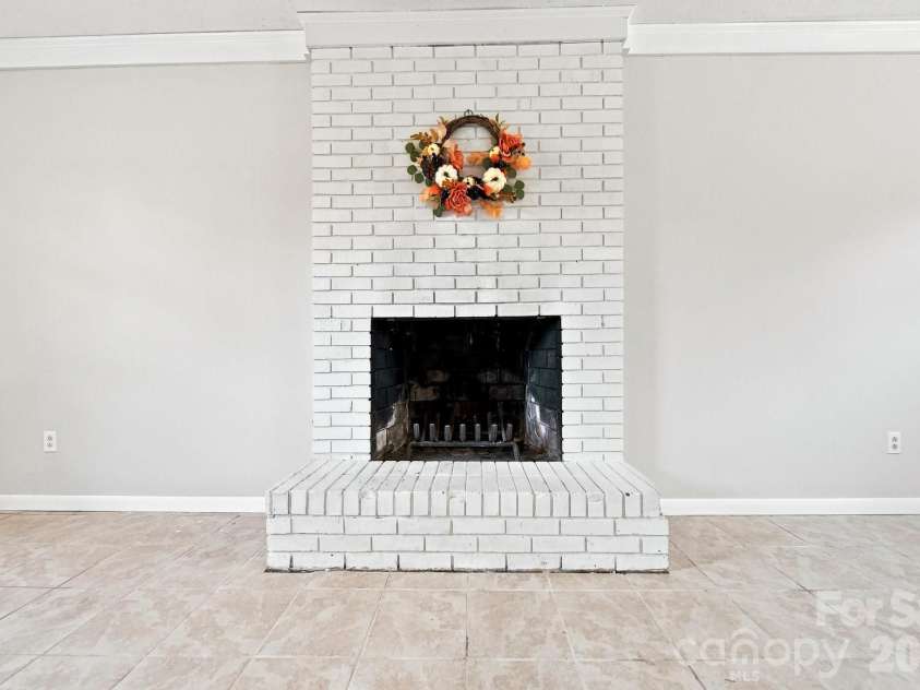 2219 36th Avenue, Hickory, NC 28601.  MLS# CAR4421520, YatesRealty ID 48687. 