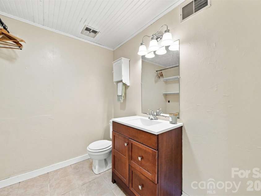 2219 36th Avenue, Hickory, NC 28601.  MLS# CAR4421520, YatesRealty ID 48687. 