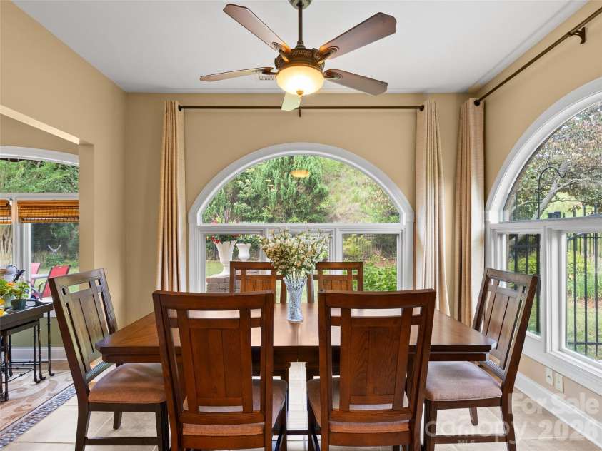 19 Pacifico Drive, Asheville, NC 28806.  MLS# CAR4408303, YatesRealty ID 48688. 