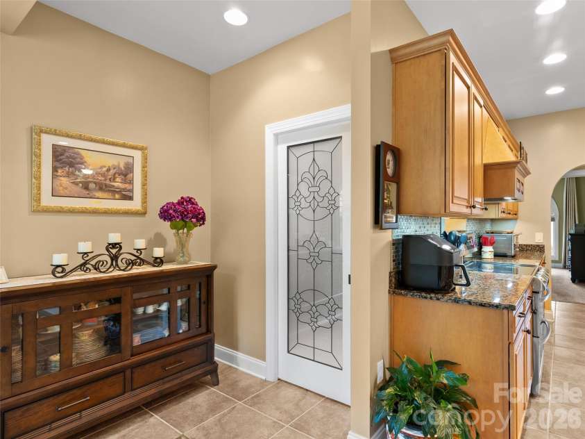 19 Pacifico Drive, Asheville, NC 28806.  MLS# CAR4408303, YatesRealty ID 48688. 