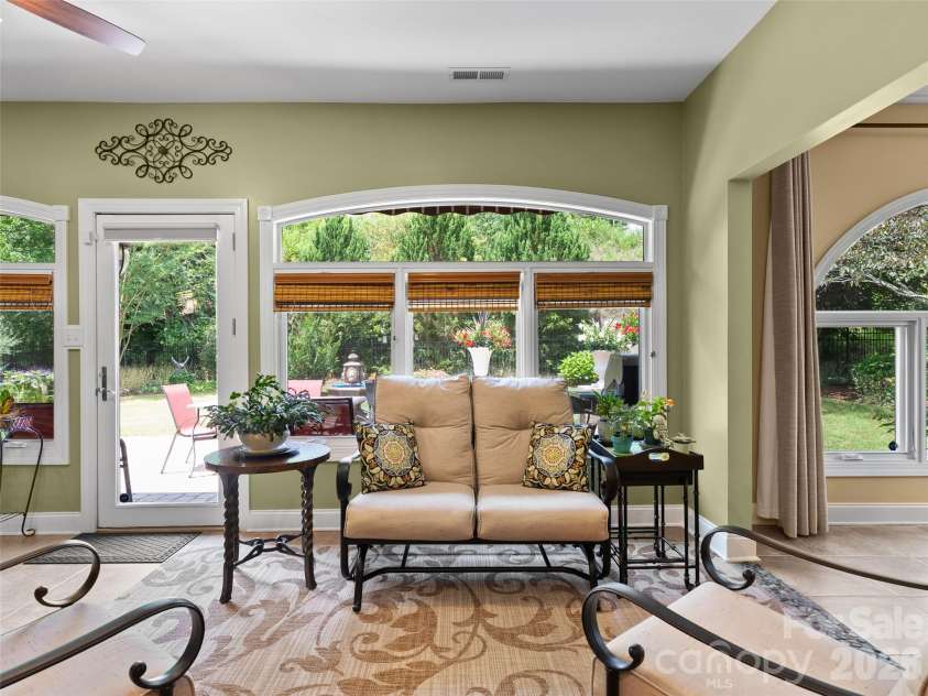 19 Pacifico Drive, Asheville, NC 28806.  MLS# CAR4408303, YatesRealty ID 48688. 