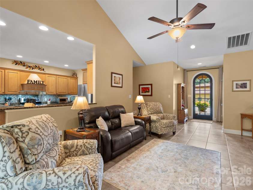 19 Pacifico Drive, Asheville, NC 28806.  MLS# CAR4408303, YatesRealty ID 48688. 