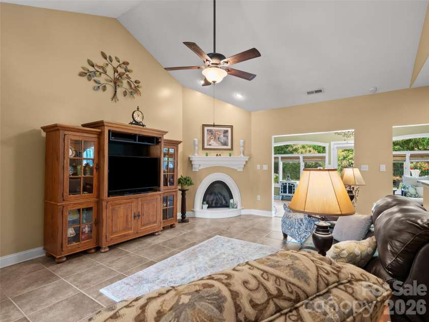 19 Pacifico Drive, Asheville, NC 28806.  MLS# CAR4408303, YatesRealty ID 48688. 