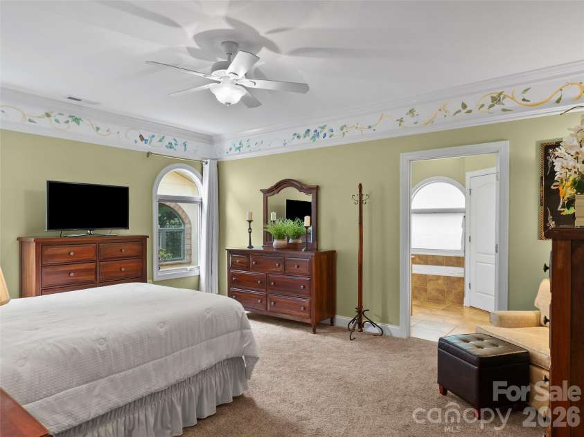 19 Pacifico Drive, Asheville, NC 28806.  MLS# CAR4408303, YatesRealty ID 48688. 