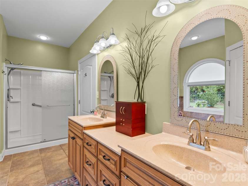 19 Pacifico Drive, Asheville, NC 28806.  MLS# CAR4408303, YatesRealty ID 48688. 