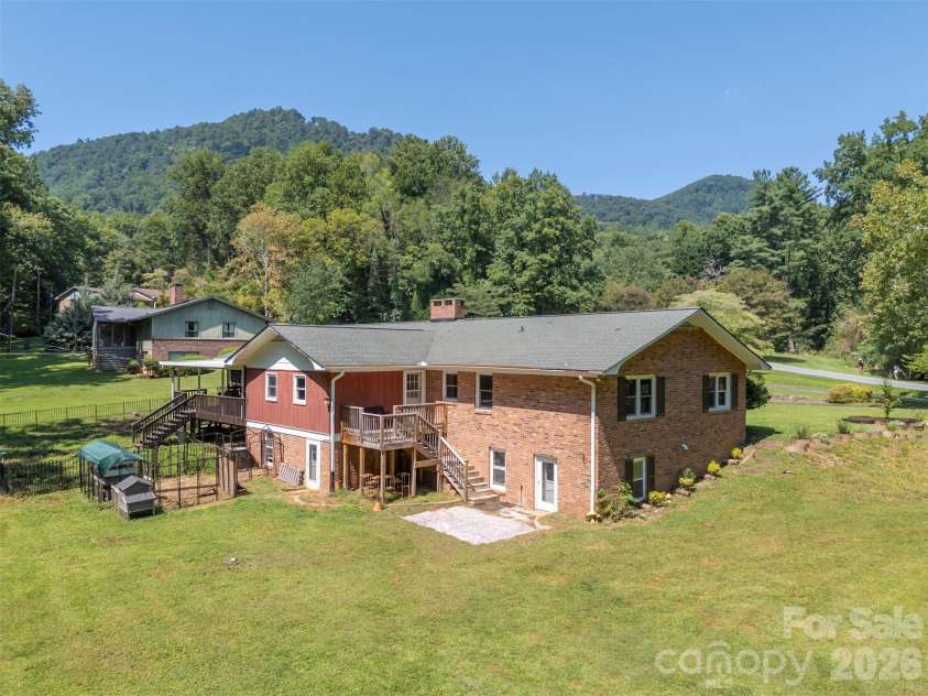 15 Meadowlark Drive, Tryon, NC 28782.  MLS# CAR4421124, YatesRealty ID 48690. 