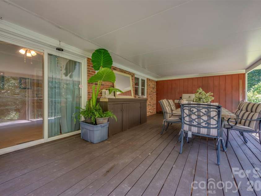 15 Meadowlark Drive, Tryon, NC 28782.  MLS# CAR4421124, YatesRealty ID 48690. 