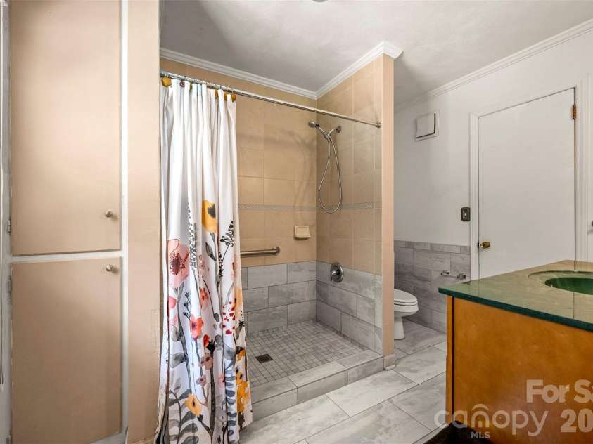 15 Meadowlark Drive, Tryon, NC 28782.  MLS# CAR4421124, YatesRealty ID 48690. 