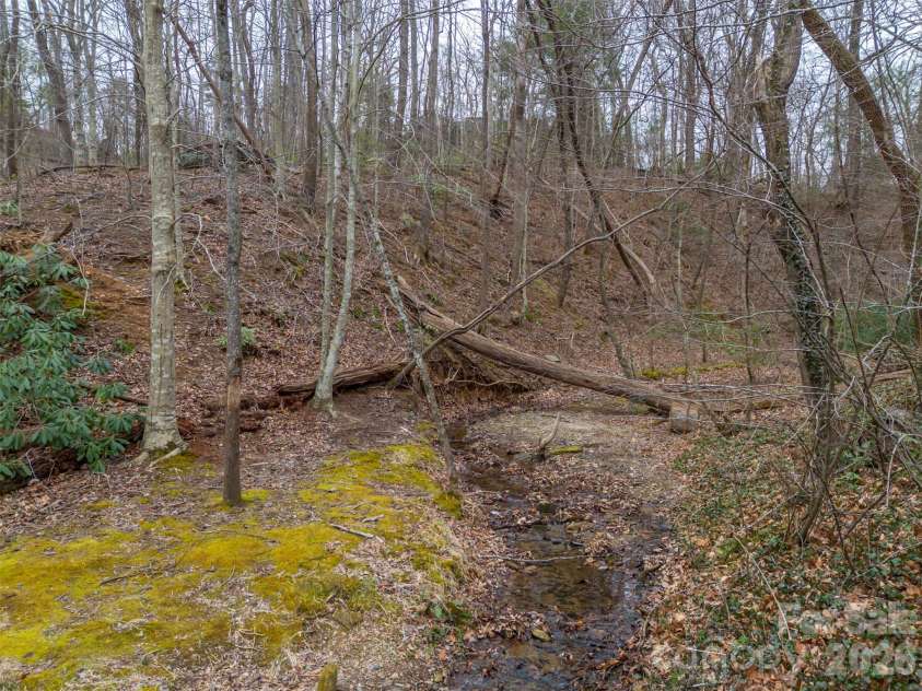 15 Meadowlark Drive, Tryon, NC 28782.  MLS# CAR4421124, YatesRealty ID 48690. 