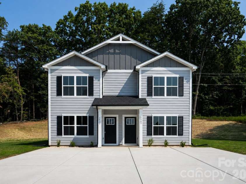 3081-3083 12th Avenue, Hickory, NC 28602.  MLS# CAR4419260, YatesRealty ID 48691. 