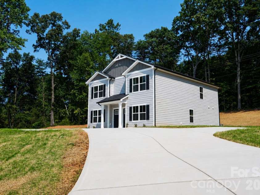 3081-3083 12th Avenue, Hickory, NC 28602.  MLS# CAR4419260, YatesRealty ID 48691. 
