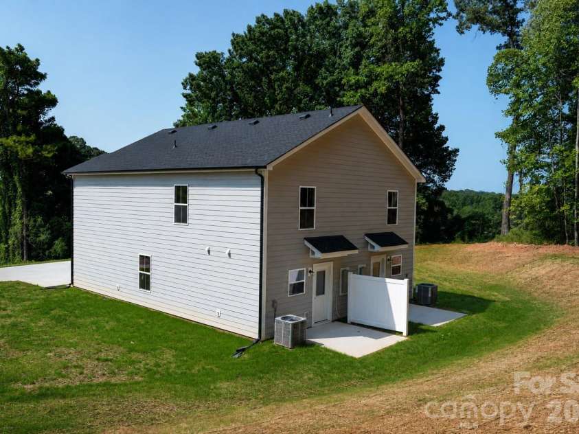 3081-3083 12th Avenue, Hickory, NC 28602.  MLS# CAR4419260, YatesRealty ID 48691. 