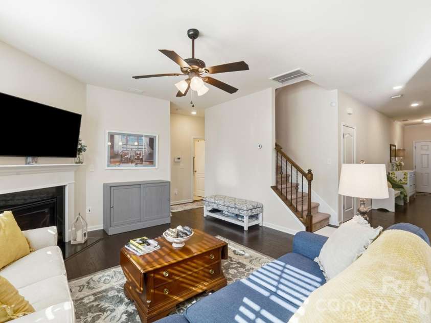 15931 Harbor Hill Drive, Charlotte, NC 28273.  MLS# CAR4421390, YatesRealty ID 48693. 