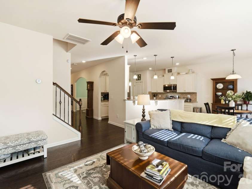 15931 Harbor Hill Drive, Charlotte, NC 28273.  MLS# CAR4421390, YatesRealty ID 48693. 