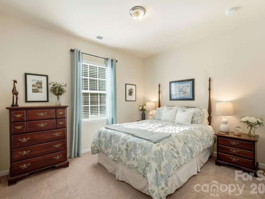 15931 Harbor Hill Drive, Charlotte, NC 28273.  MLS# CAR4421390, YatesRealty ID 48693. 