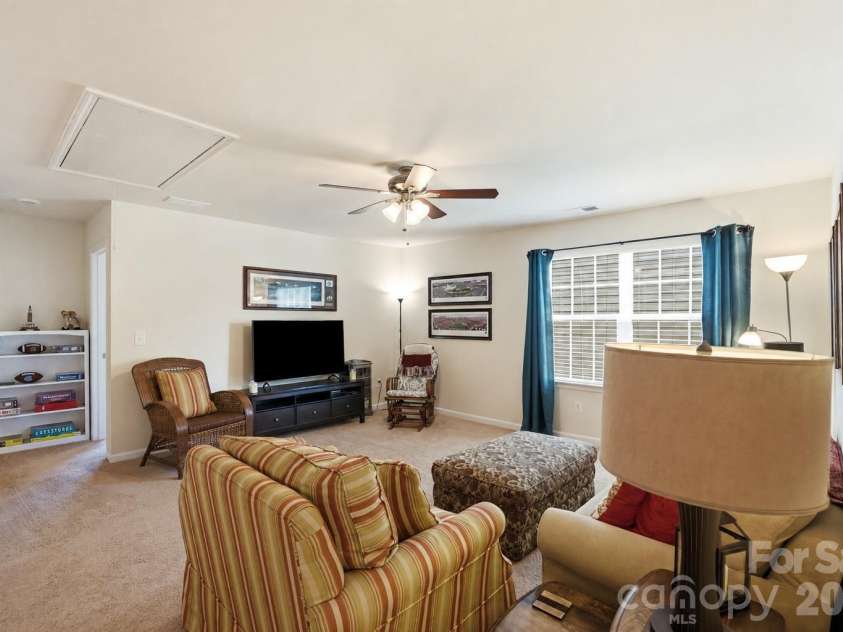 15931 Harbor Hill Drive, Charlotte, NC 28273.  MLS# CAR4421390, YatesRealty ID 48693. 