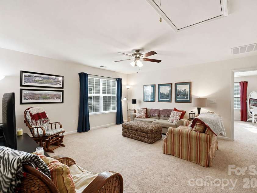 15931 Harbor Hill Drive, Charlotte, NC 28273.  MLS# CAR4421390, YatesRealty ID 48693. 