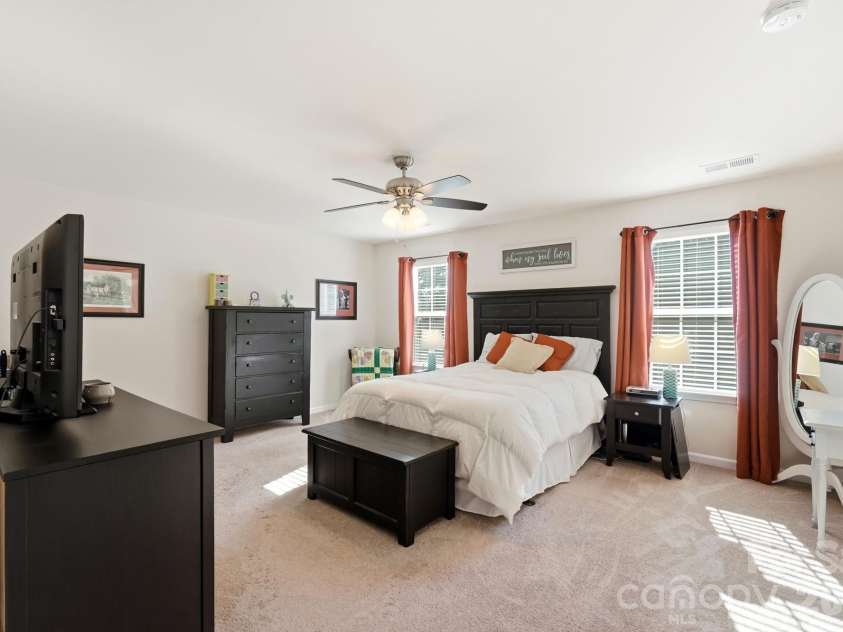 15931 Harbor Hill Drive, Charlotte, NC 28273.  MLS# CAR4421390, YatesRealty ID 48693. 