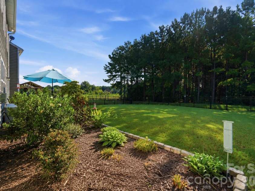 15931 Harbor Hill Drive, Charlotte, NC 28273.  MLS# CAR4421390, YatesRealty ID 48693. 