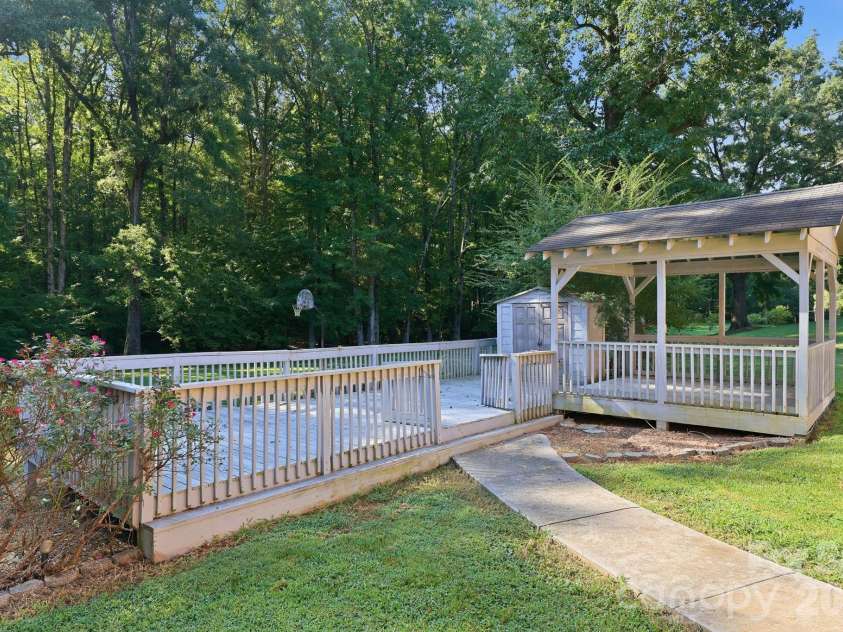 538 Pecan Drive, Oakboro, NC 28129.  MLS# CAR4421547, YatesRealty ID 48694. 