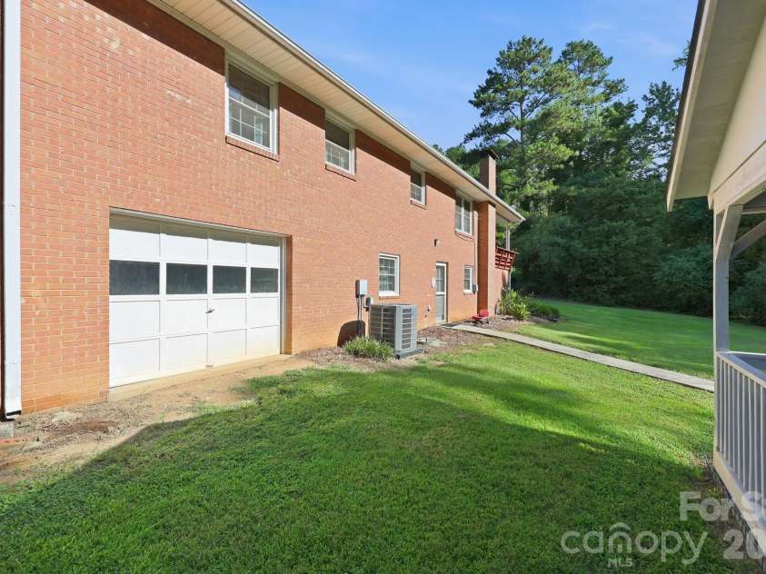 538 Pecan Drive, Oakboro, NC 28129.  MLS# CAR4421547, YatesRealty ID 48694. 