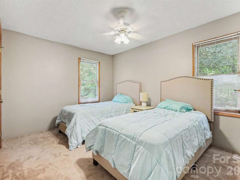 433 Foster Lake Road, Blacksburg, SC 29702.  MLS# CAR4408104, YatesRealty ID 48695. 