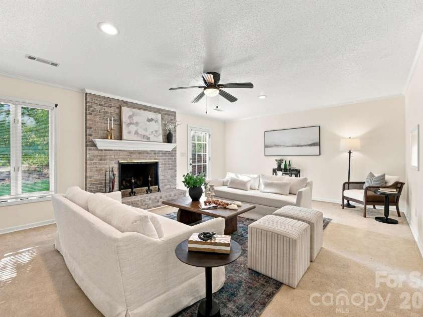 103 Briar Ridge Circle, Winston Salem, NC 27104.  MLS# CAR4421455, YatesRealty ID 48697. 