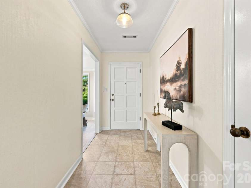 103 Briar Ridge Circle, Winston Salem, NC 27104.  MLS# CAR4421455, YatesRealty ID 48697. 