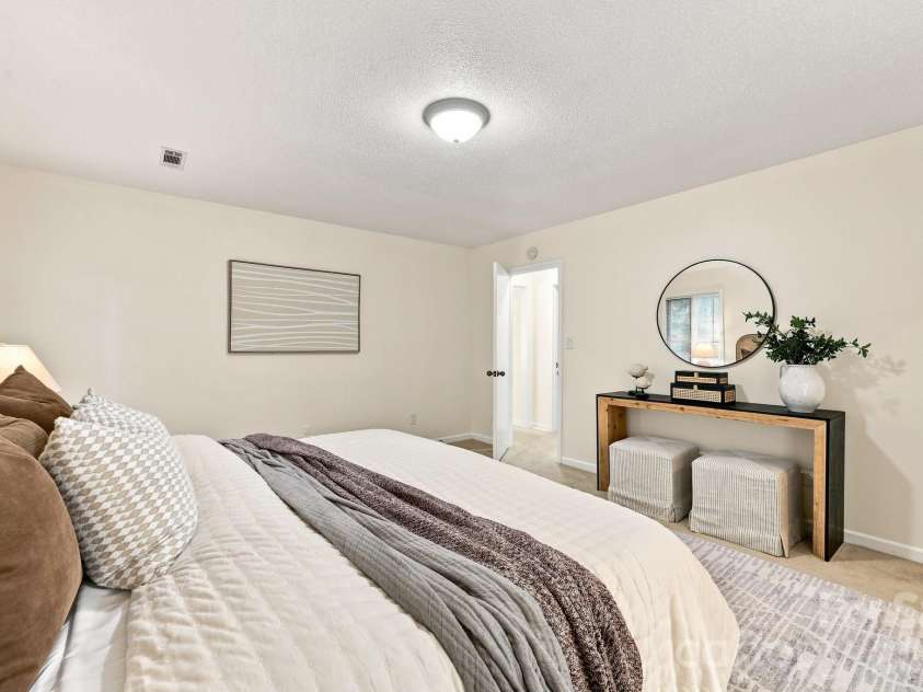 103 Briar Ridge Circle, Winston Salem, NC 27104.  MLS# CAR4421455, YatesRealty ID 48697. 