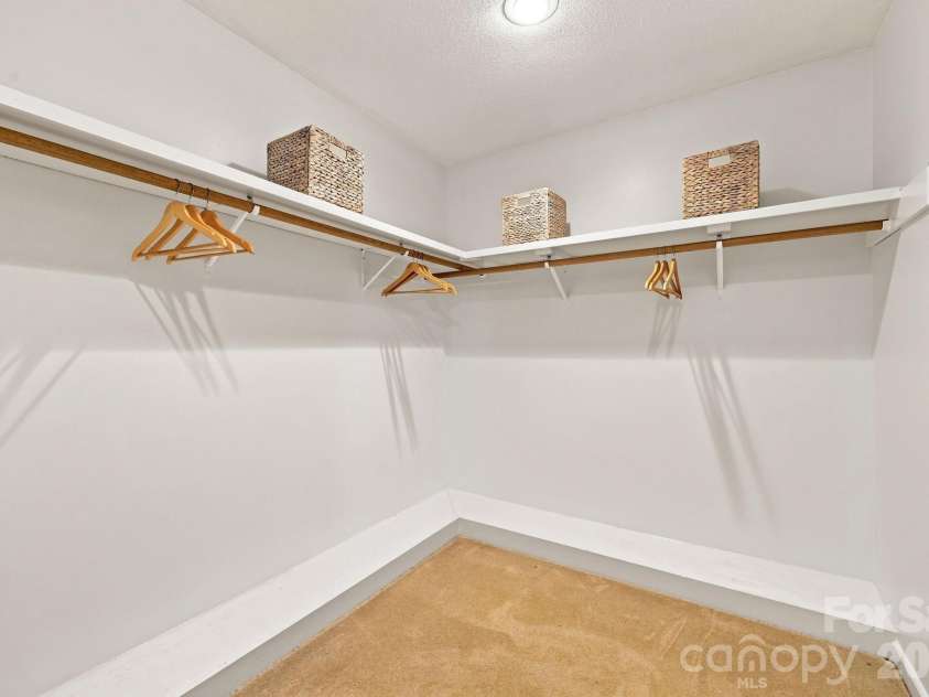 103 Briar Ridge Circle, Winston Salem, NC 27104.  MLS# CAR4421455, YatesRealty ID 48697. 