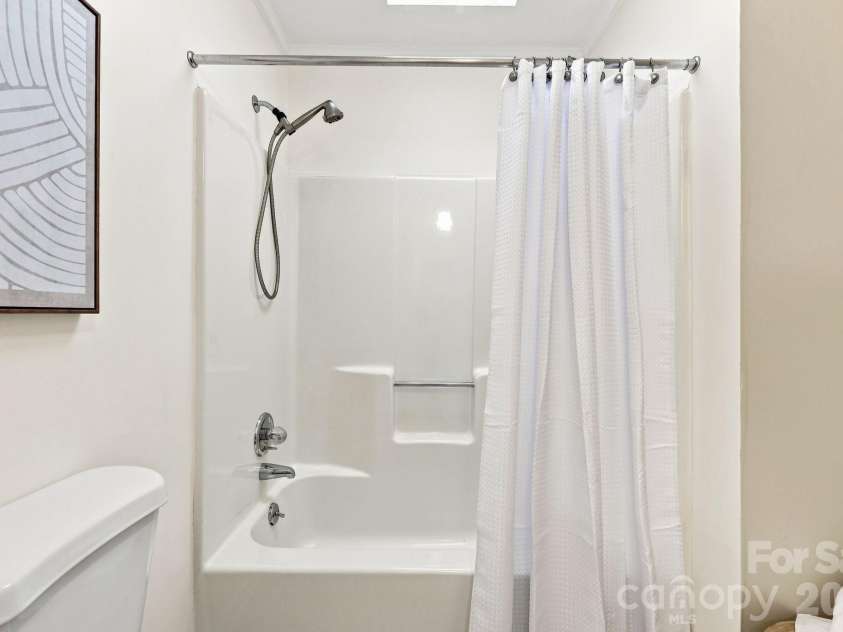 103 Briar Ridge Circle, Winston Salem, NC 27104.  MLS# CAR4421455, YatesRealty ID 48697. 