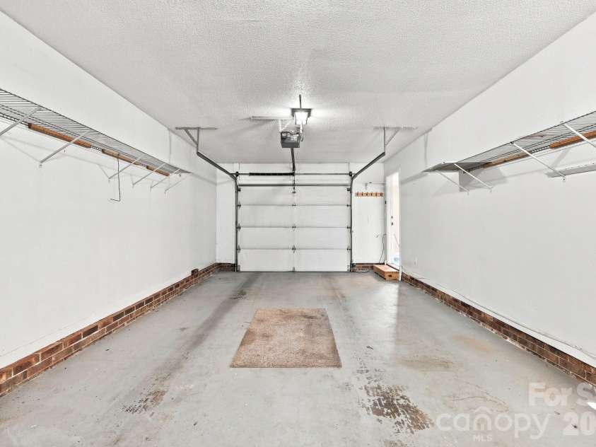 103 Briar Ridge Circle, Winston Salem, NC 27104.  MLS# CAR4421455, YatesRealty ID 48697. 
