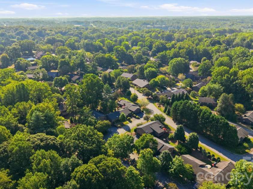 103 Briar Ridge Circle, Winston Salem, NC 27104.  MLS# CAR4421455, YatesRealty ID 48697. 