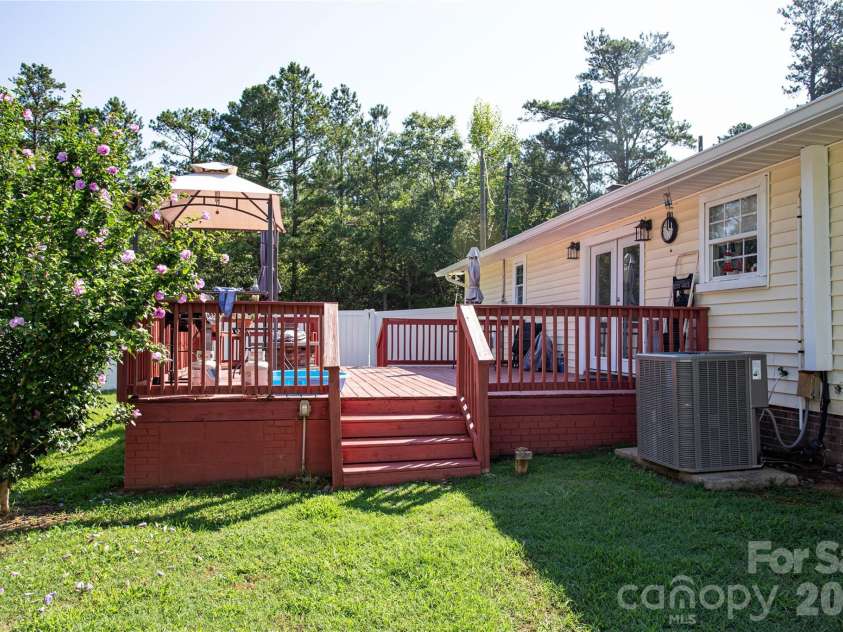 4576 Hwy 213 Highway, Winnsboro, SC 29180.  MLS# CAR4412639, YatesRealty ID 48698. 