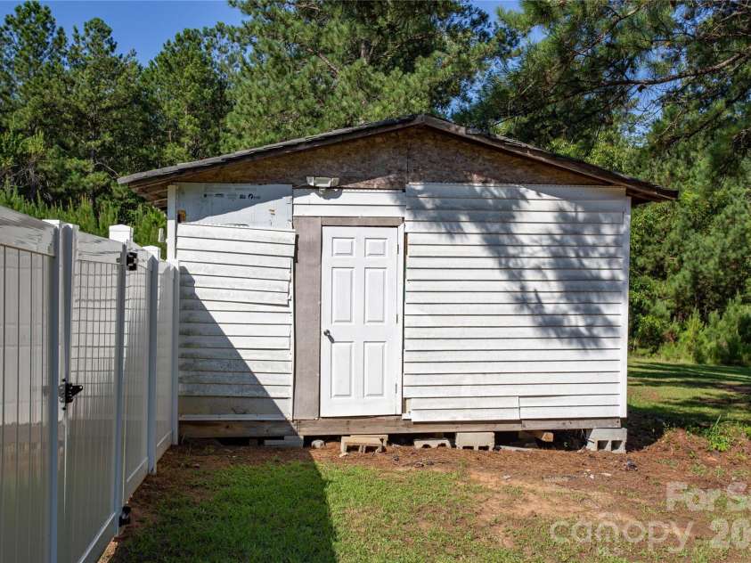 4576 Hwy 213 Highway, Winnsboro, SC 29180.  MLS# CAR4412639, YatesRealty ID 48698. 