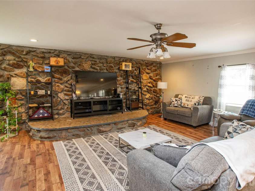 4576 Hwy 213 Highway, Winnsboro, SC 29180.  MLS# CAR4412639, YatesRealty ID 48698. 
