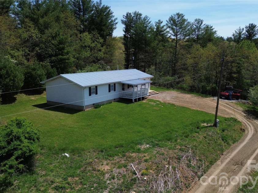 355 Round Knob Church Road, West Jefferson, NC 28694.  MLS# CAR4421567, YatesRealty ID 48701. 