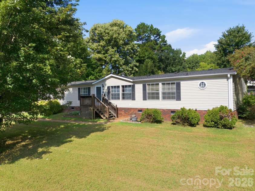2607 Forsythe Lane, Concord, NC 28025.  MLS# CAR4418205, YatesRealty ID 48705. 