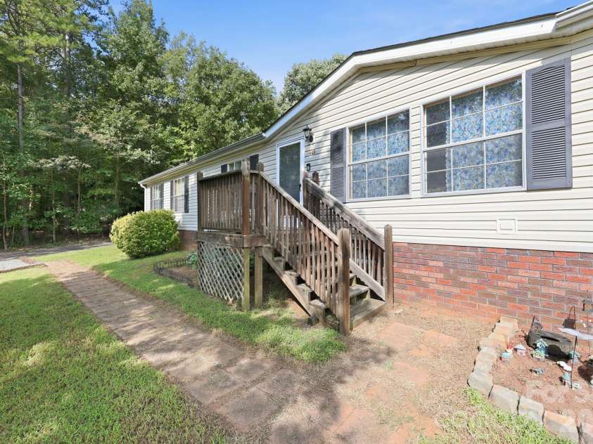 2607 Forsythe Lane, Concord, NC 28025.  MLS# CAR4418205, YatesRealty ID 48705. 