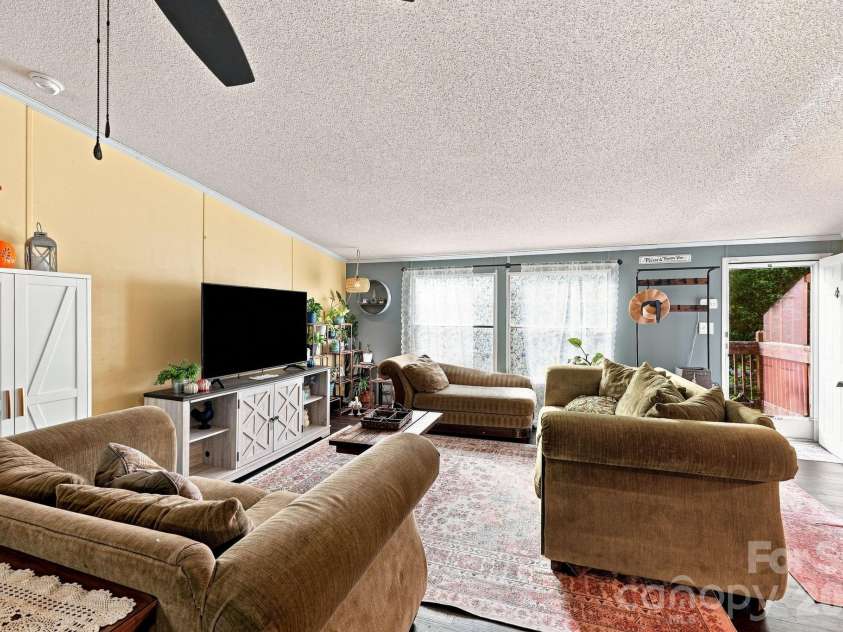 2607 Forsythe Lane, Concord, NC 28025.  MLS# CAR4418205, YatesRealty ID 48705. 