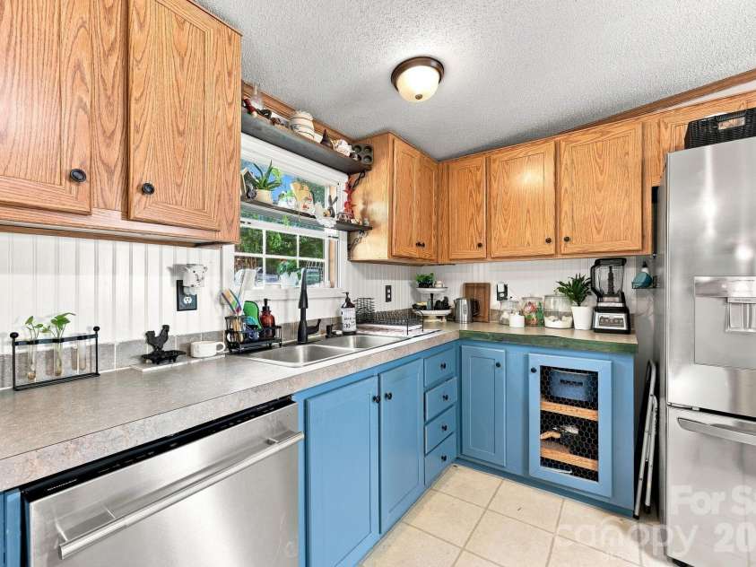 2607 Forsythe Lane, Concord, NC 28025.  MLS# CAR4418205, YatesRealty ID 48705. 