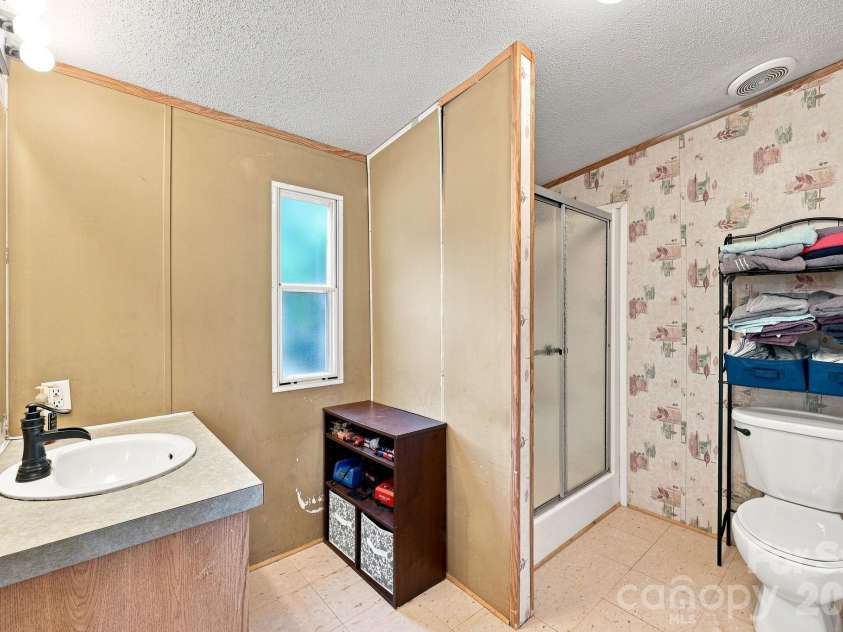 2607 Forsythe Lane, Concord, NC 28025.  MLS# CAR4418205, YatesRealty ID 48705. 