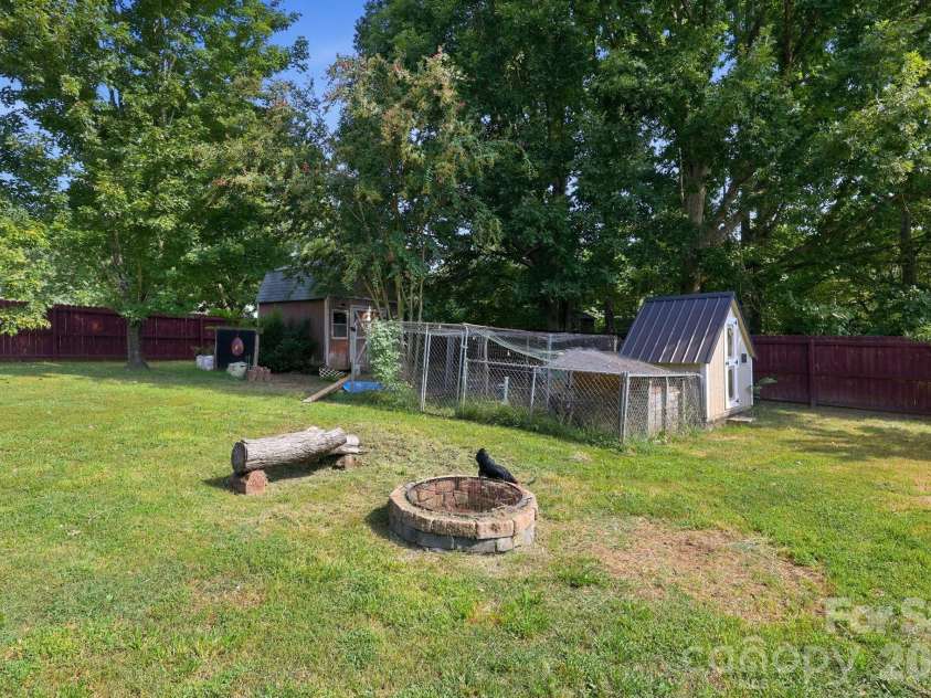 2607 Forsythe Lane, Concord, NC 28025.  MLS# CAR4418205, YatesRealty ID 48705. 