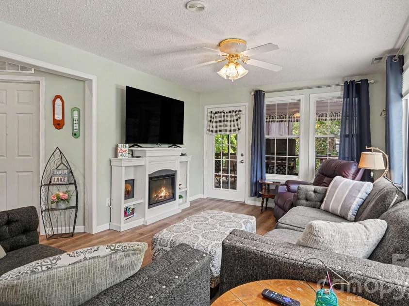 113 Lake View Drive, New London, NC 28127.  MLS# CAR4396569, YatesRealty ID 48706. 